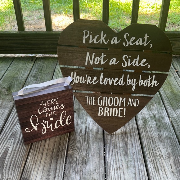 Heart-Shaped Wedding Sign Set - Picture 1 of 8